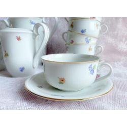 Theeservies koffieservies high tea servies kopjes bloemetjes