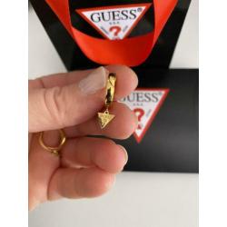 Guess oorbellen en armband samen voor €40