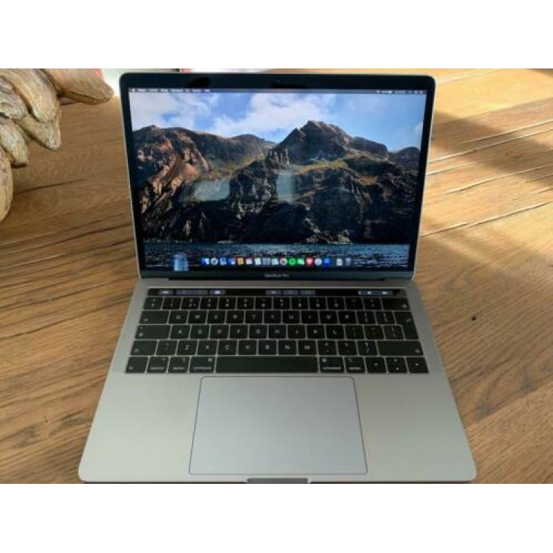 Macbook pro 13' (2019) 2,4ghz 16gb ram 512gb SSD