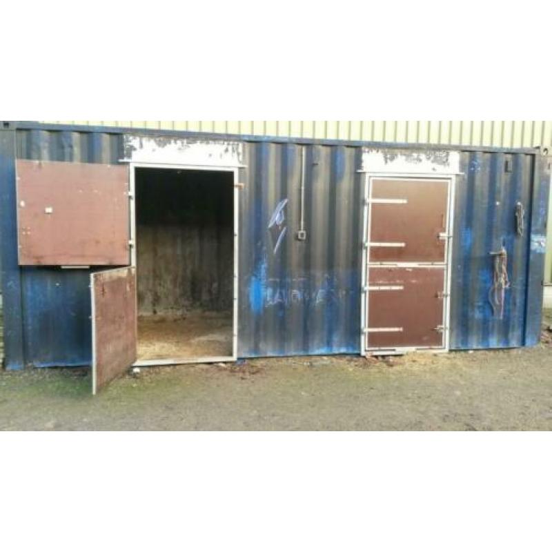 2 paards containerstal