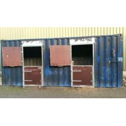 2 paards containerstal