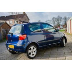 Toyota Yaris 1.3 16V Vvti 3DR Linea Terra 2005 Blauw