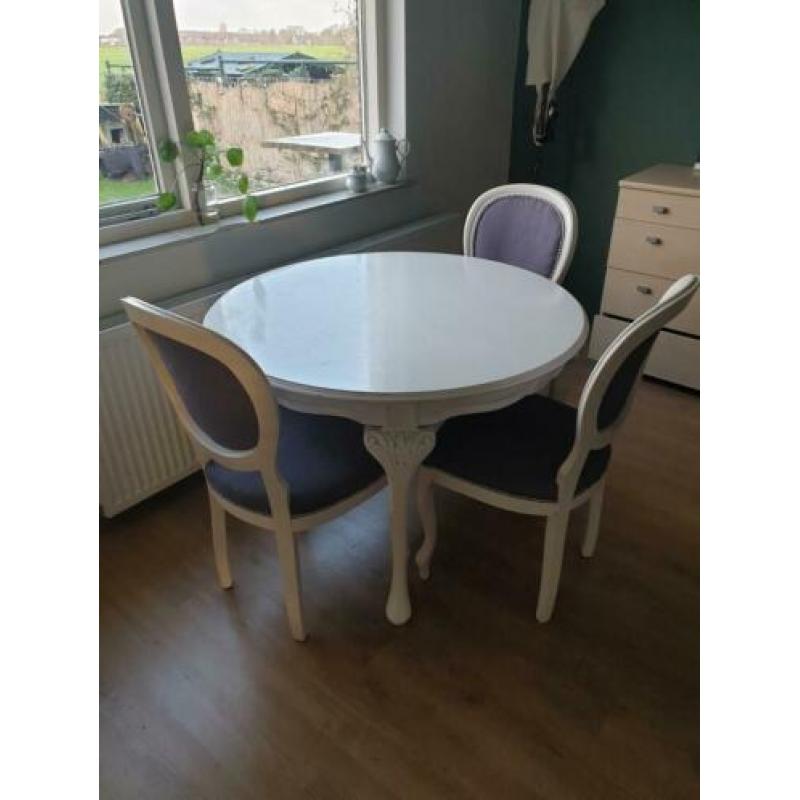 OPKNAPPERS ronde tafel tafel met 3 stoelen