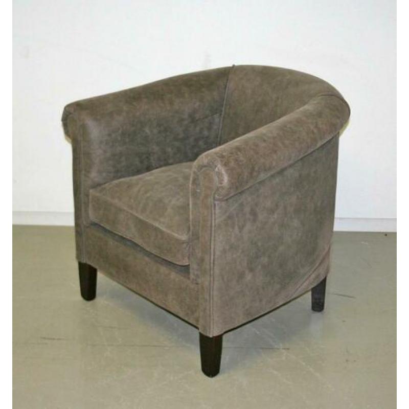 Engelse Chesterfield clubfauteuil in pilotenleer