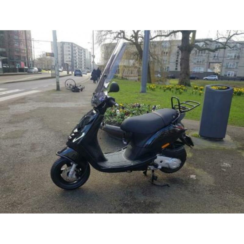 Nieuwe piaggio zip sp hoogglans zwart Vol optie