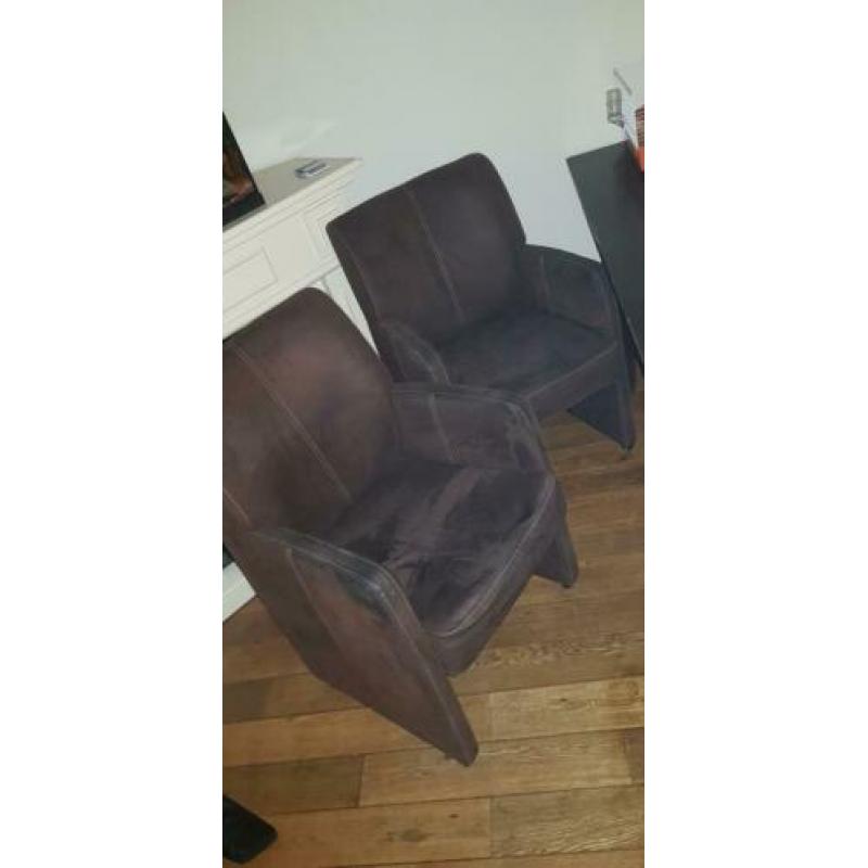 4x Eettaf stoelen bruin met wieltjes €25 pst