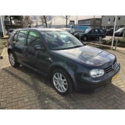 Volkswagen Golf 1.6-16V