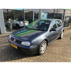 Volkswagen Golf 1.6-16V