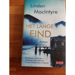 Linden MacIntyre. Het lange eind, roman.