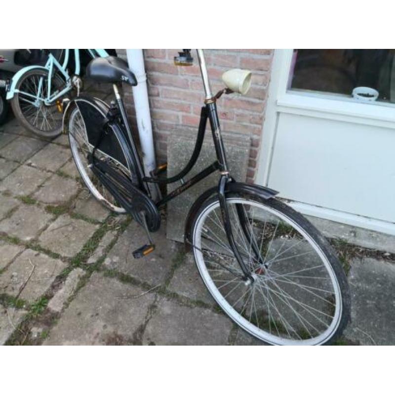 Drie Opknap Damesfietsen Te Koop partij