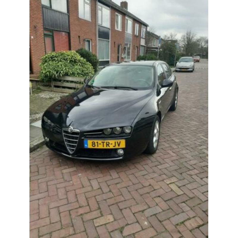 Alfa Romeo Alfa-159 2.2 JTS SW 2007 Zwart