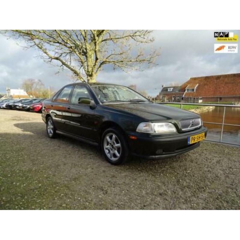 Volvo S40 2.0 Exclusive APK 08-2020! + Airco Nu € 999,-!