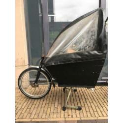 Bakfiets met huif. OPKNAPPER