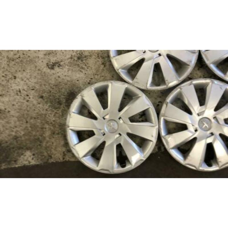 Originele wieldoppen set 14 inch Peugeot (107)