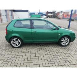 Volkswagen Polo 1.4 - 2002 Groen