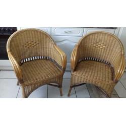 2 nette rotan stoelen