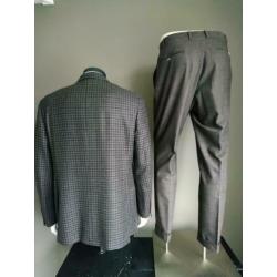 Canali Wollen / Cashmere kostuum. Bordeaux / Grijs. Maat 54.