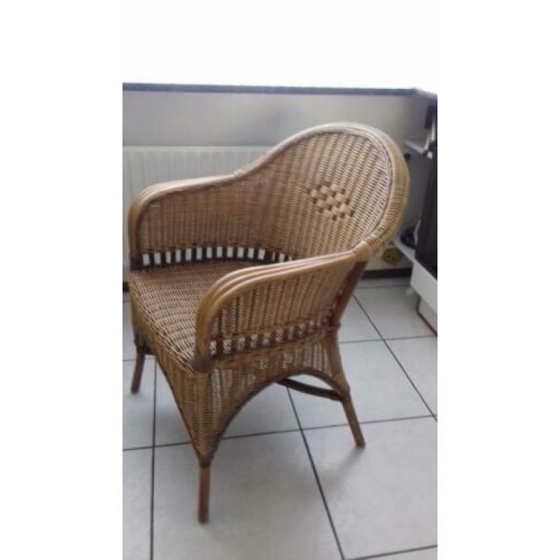 2 nette rotan stoelen