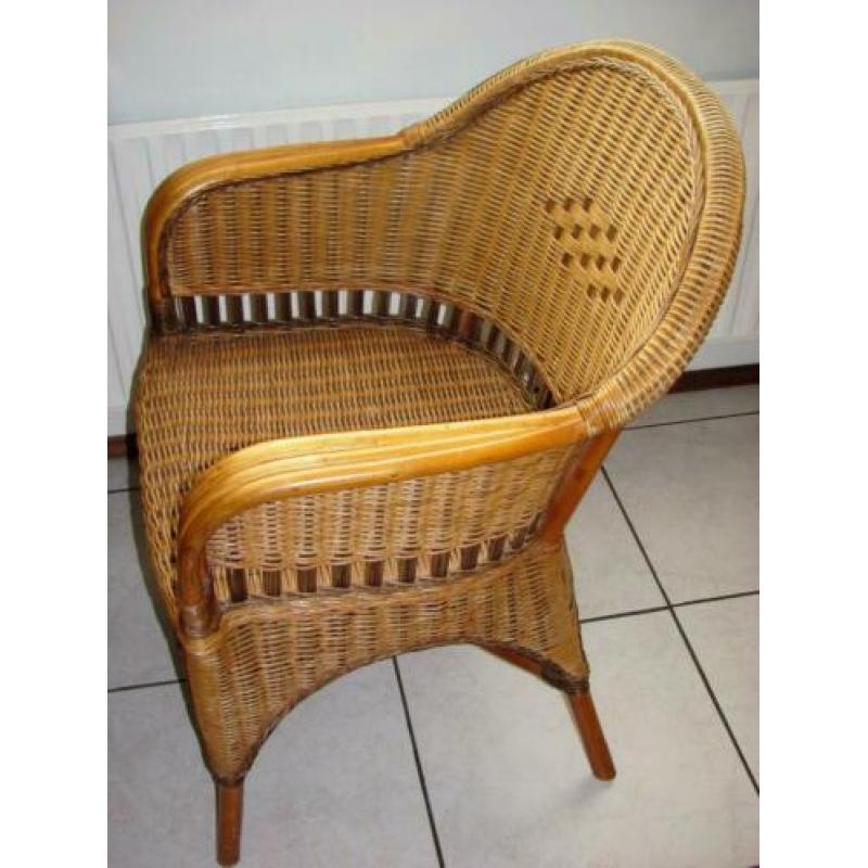 2 nette rotan stoelen