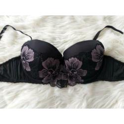 Zwarte BH met bloemenprint van Hunkemoller maat 75C