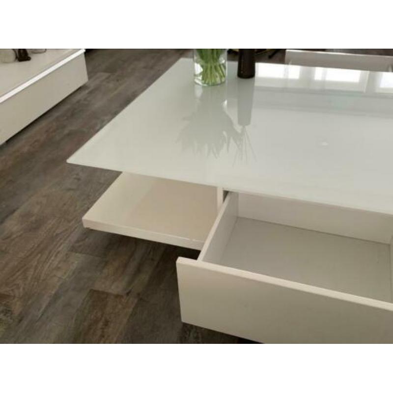 Salontafel hoogglans wit met glasplaat