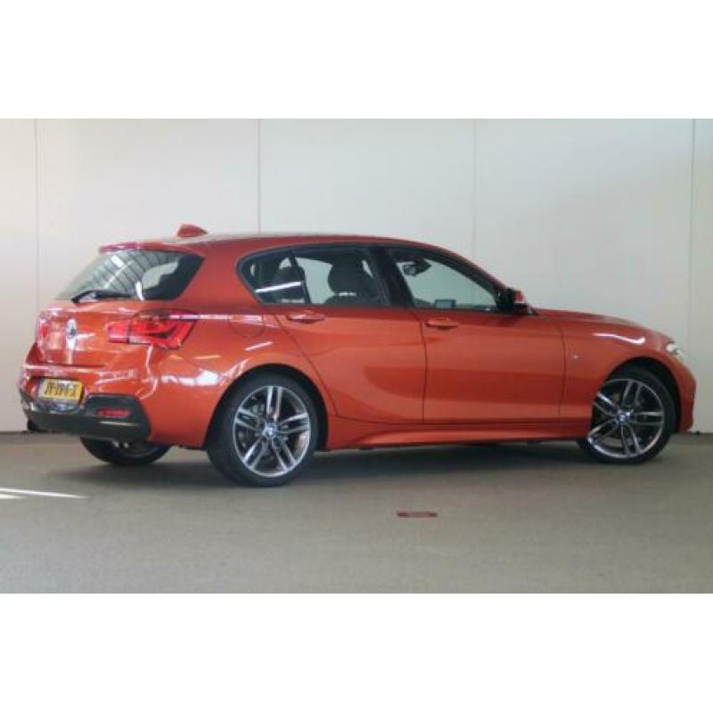 BMW 1 Serie 118i Executive M Sport / Navigatie Professional