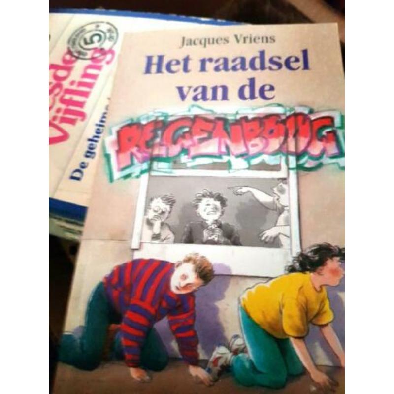 Enorme doos vol met boeken