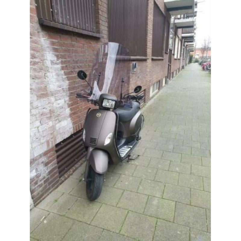 Scooter blauw kenteken