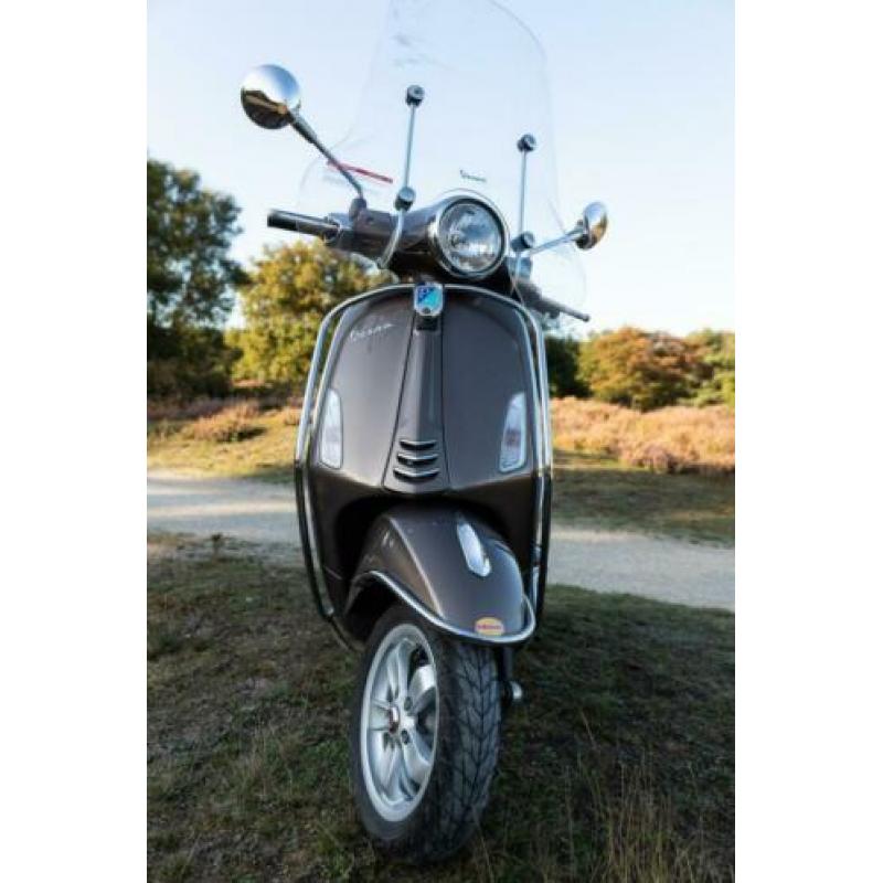 Goed onderhouden Vespa Primavera bromscooter