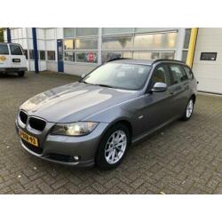 Bmw 3-serie Touring 320d Business Line. BIXENON, PDC, NAVI,