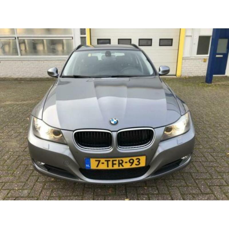 Bmw 3-serie Touring 320d Business Line. BIXENON, PDC, NAVI,