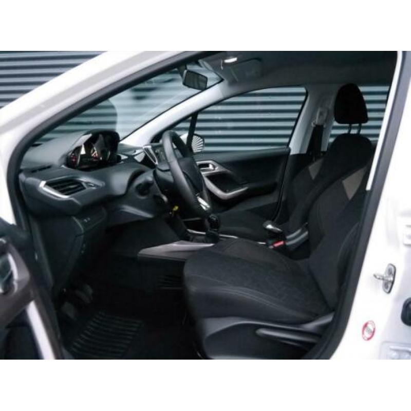 Peugeot 2008 1.2 PureTech Active | Parkeer sensoren | Airco