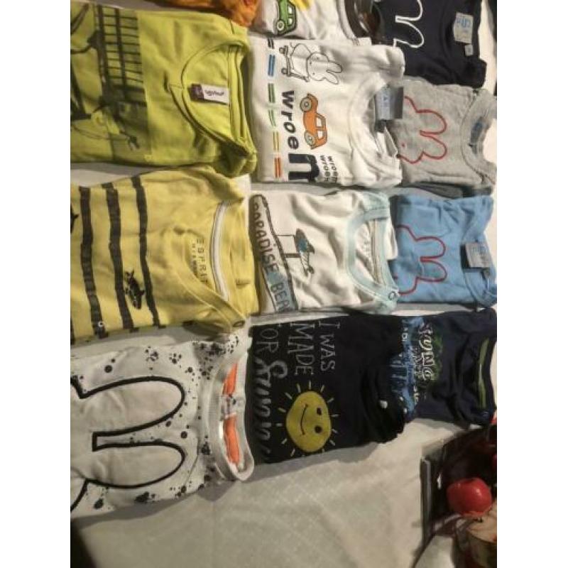 13 shirts / 6 korte broekjes maat 74 gedragen netjes