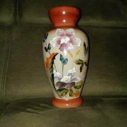 Opaline vaas met bloemen