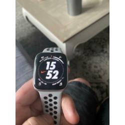 Apple Watch Series 5 Nike 44mm