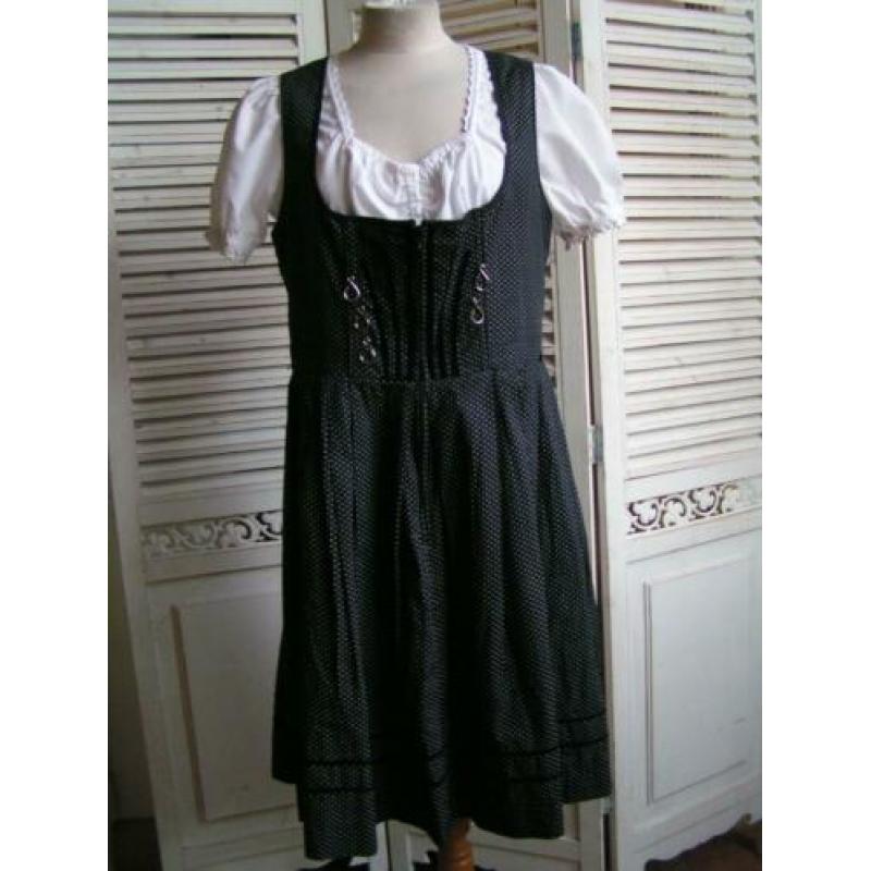 tiroler dirndl jurk en blouse maat 42 nr KK 440