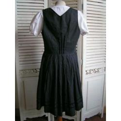 tiroler dirndl jurk en blouse maat 42 nr KK 440