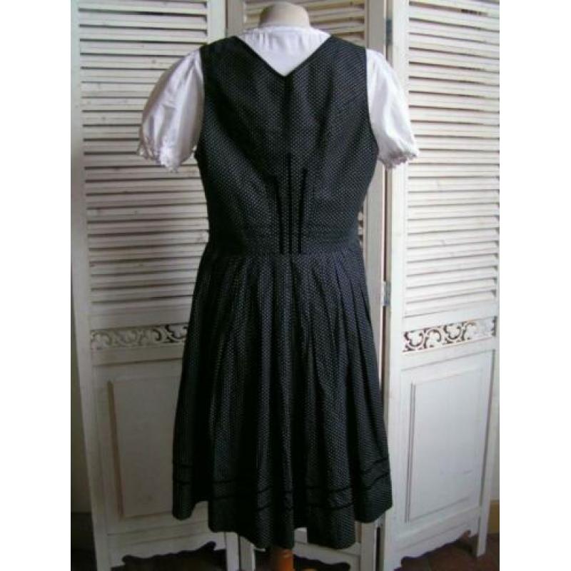 tiroler dirndl jurk en blouse maat 42 nr KK 440