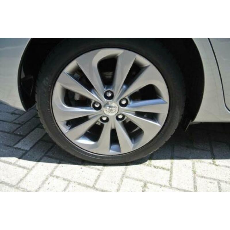 TOYOTA Auris 1.8 Hybrid 136pk CVT Lease Panoramadak