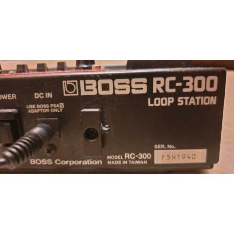 Boss RC-300 loop station