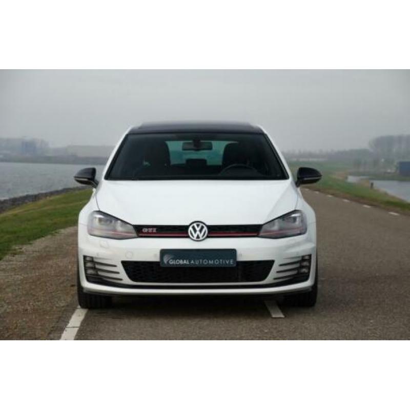 Volkswagen Golf 2.0 TSI GTI Performance