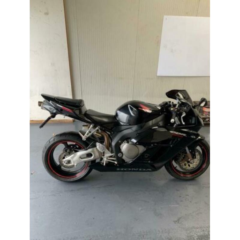 Honda cbr 1000rr fireblade