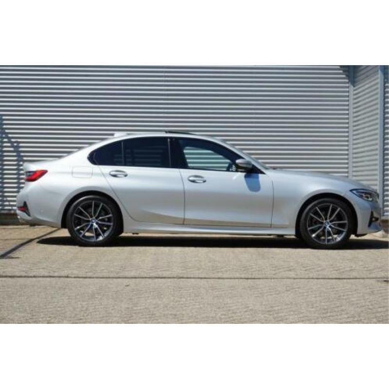 BMW 3 Serie 320d Sedan Aut. High Executive Sport Line