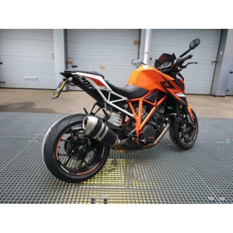 Strakke KTM 1290 Superduke R