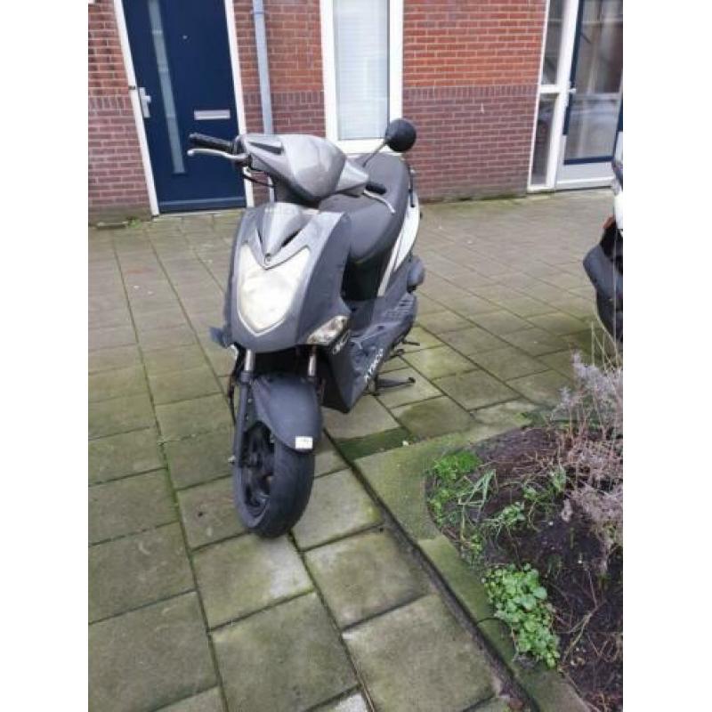 Kymco agality bouwjaar 2013 met wok melding en schade