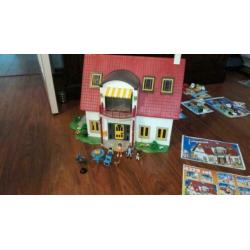 Playmobil Moderne villa - 4279 met inrichting