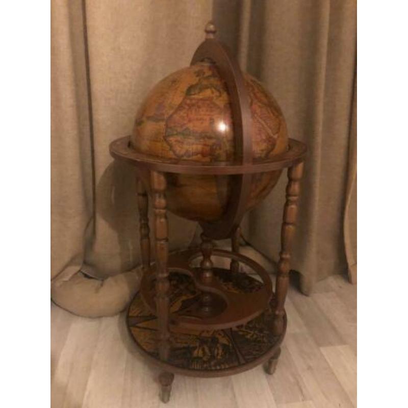 Antieke bar globe drank wereldbol barglobe globebar minibar