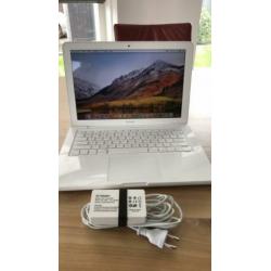 MacBook White Unibody 13inch.