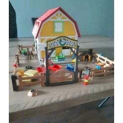 2 dozen vol playmobil o.a. dierenarts en paardenranch