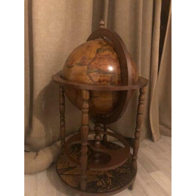 Antieke bar globe drank wereldbol barglobe globebar minibar